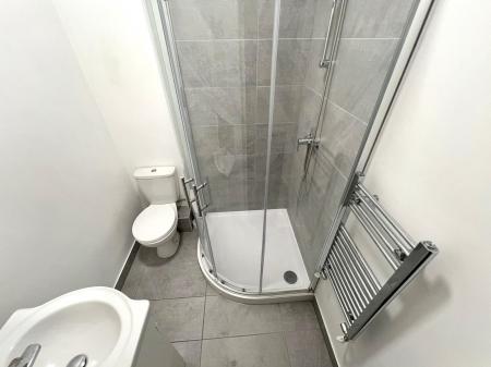 1 bedroom House share to let in Grimsby Road, Cleethorpes, DN35