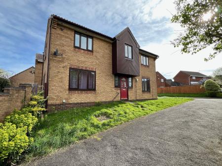 4 bedroom Detached house to let in Nelson Way, Grimsby, DN34