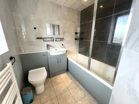 4 bedroom Detached house to let in Nelson Way, Grimsby, DN34