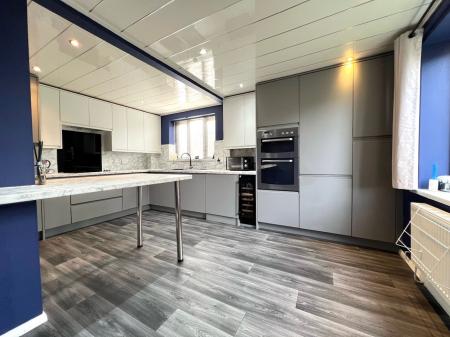 4 bedroom Detached house to let in Nelson Way, Grimsby, DN34