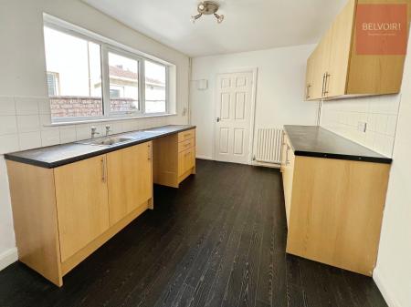 3 bedroom Terraced House to let in Park Street, Grimsby, DN35