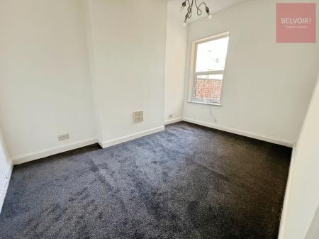 3 bedroom Terraced House to let in Park Street, Grimsby, DN35