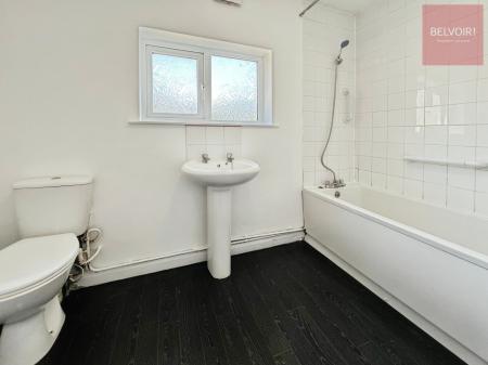 3 bedroom Terraced House to let in Park Street, Grimsby, DN35