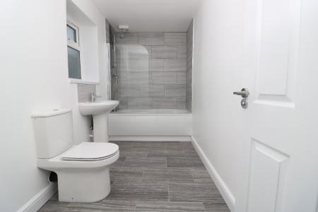 1 bedroom Flat to let in Sutcliffe Avenue, Grimsby, DN33