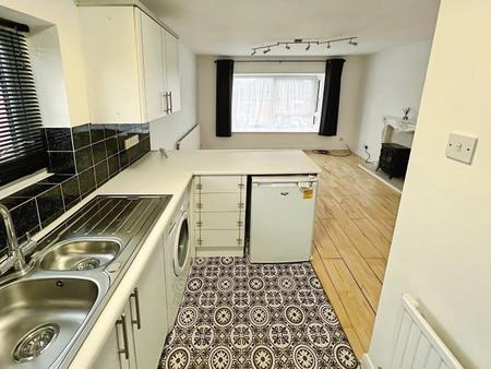 2 bedroom Flat to let in Torrington Street, Grimsby, DN32