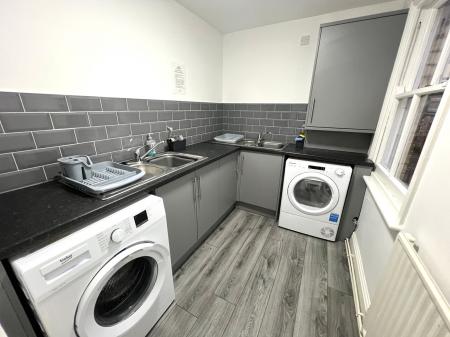 1 bedroom House share to let in Welholme Road, Grimsby, DN32