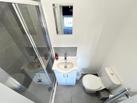 1 bedroom House share to let in Welholme Road, Grimsby, DN32