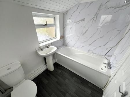 3 bedroom Terraced House for sale in Donnington Street, Grimsby, DN32