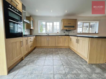 3 bedroom Detached bungalow to let in Station Road, Stallingborough, DN41