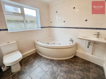 3 bedroom Detached bungalow to let in Station Road, Stallingborough, DN41