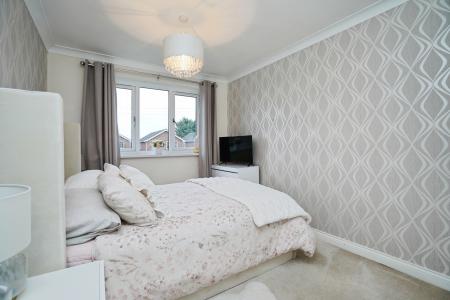 3 bedroom Semi-detached house for sale in Ferndown Drive, Immingham, DN40