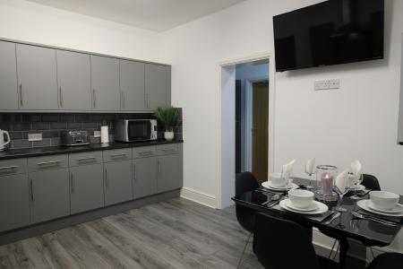 1 bedroom House share to let in Welholme Road, Grimsby, DN32