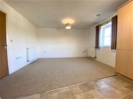 2 bedroom Flat to let in Pintail Close, Scunthorpe, DN16