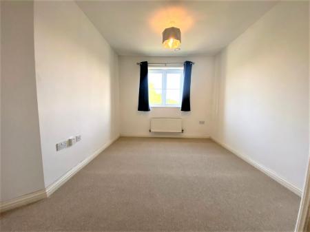 2 bedroom Flat to let in Pintail Close, Scunthorpe, DN16