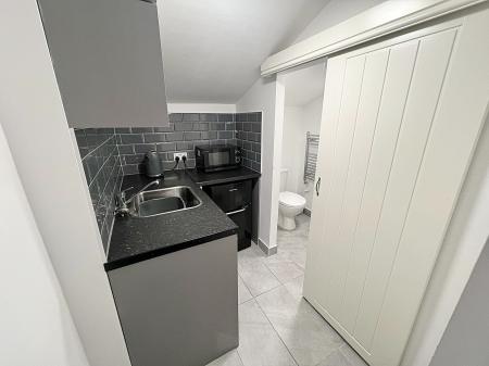 1 bedroom House share to let in Grimsby Road, Cleethorpes, DN35