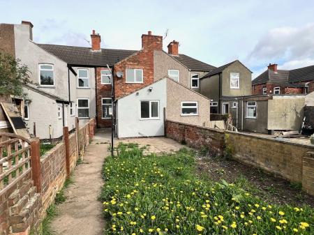 3 bedroom Terraced House to let in Patrick Street, Grimsby, DN32