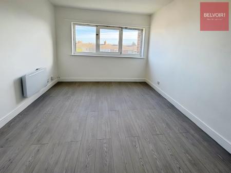 2 bedroom Flat to let in Thorgam Court, Grimsby, DN31