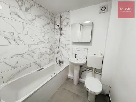 2 bedroom Flat to let in Thorgam Court, Grimsby, DN31