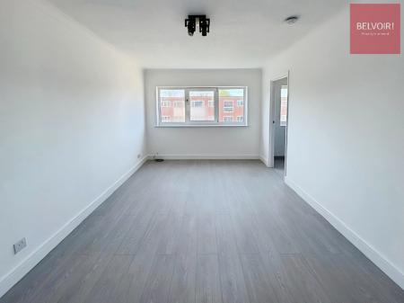 2 bedroom Flat to let in Thorgam Court, Grimsby, DN31
