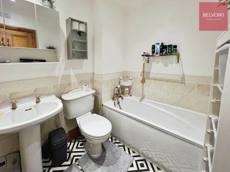 2 bedroom Semi-detached house for sale in Abbey Park Road, Grimsby, DN32