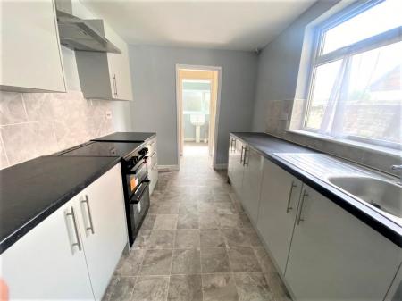 3 bedroom Terraced House to let in Willingham Street, Grimsby, DN32