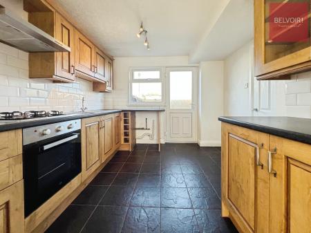 3 bedroom Terraced House to let in Buckfast Close, Grimsby, DN37