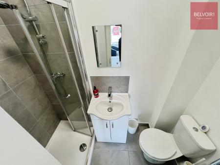 1 bedroom House share to let in Grimsby Road, Cleethorpes, DN35