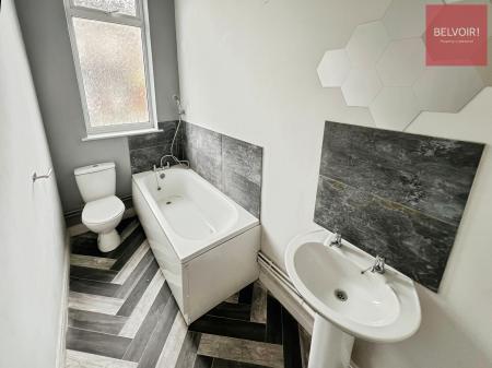 2 bedroom Flat to let in Freeston Street, Cleethorpes, DN35