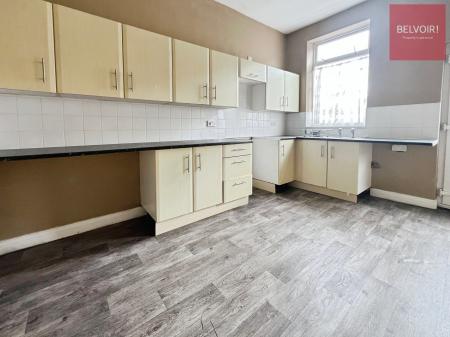 2 bedroom Flat to let in Freeston Street, Cleethorpes, DN35