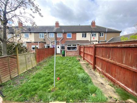 2 bedroom Terraced House to let in Kathleen Grove, Grimsby, DN32
