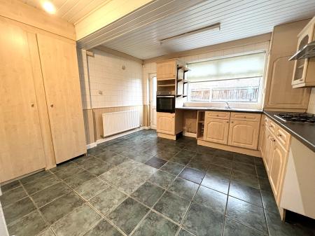 2 bedroom Terraced House to let in Kathleen Grove, Grimsby, DN32