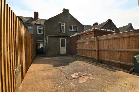 3 bedroom Terraced House to let in Elsenham Road, Grimsby, DN31