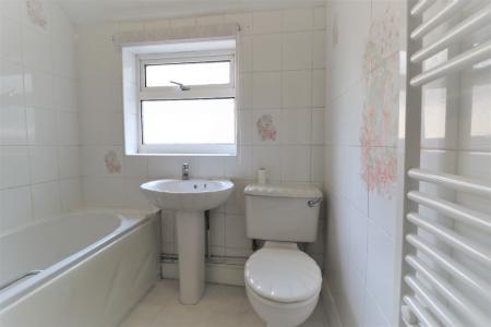 3 bedroom Terraced House to let in Elsenham Road, Grimsby, DN31
