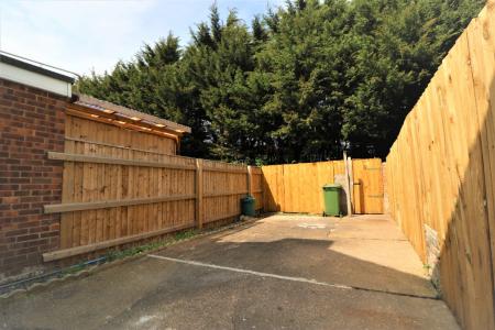 3 bedroom Terraced House to let in Elsenham Road, Grimsby, DN31