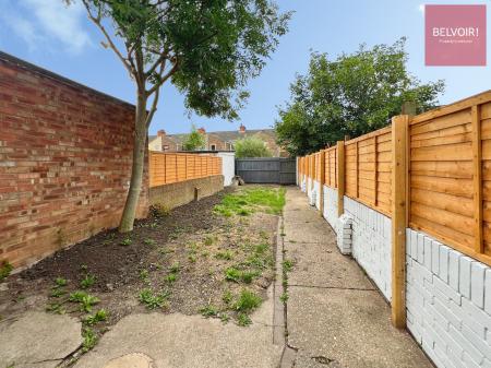 3 bedroom Terraced House to let in Tiverton Street, Cleethorpes, DN35
