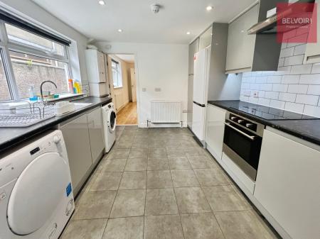 1 bedroom House share to let in Corporation Road, Grimsby, DN31