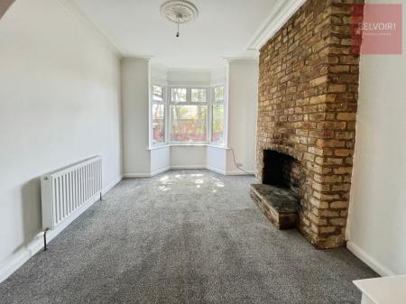 3 bedroom Terraced House to let in Montague Street, Cleethorpes, DN35