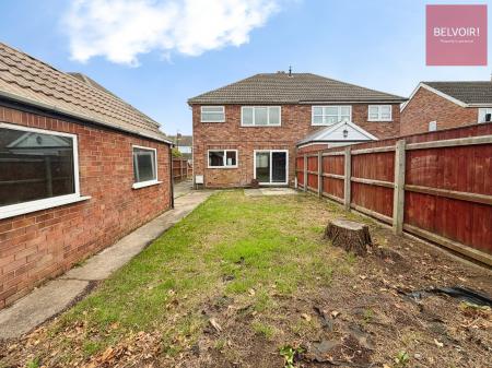 3 bedroom Semi-detached house to let in Brookfield Road, Grimsby, DN33