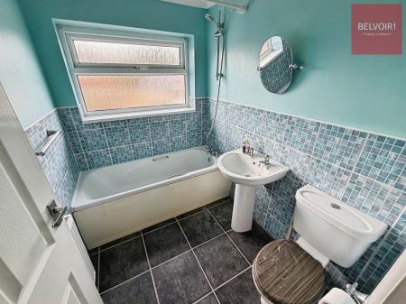 3 bedroom Semi-detached house to let in Brookfield Road, Grimsby, DN33