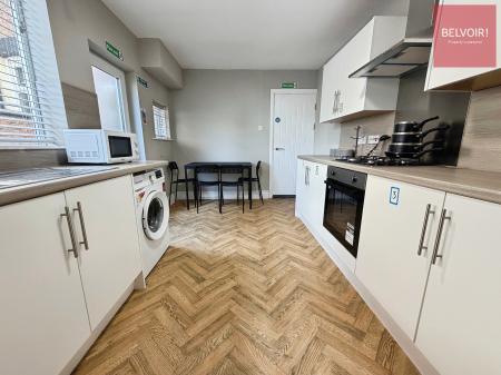 1 bedroom House share to let in Ladysmith Road, Grimsby, DN32
