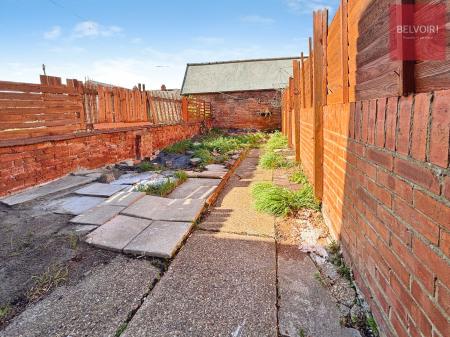 2 bedroom Terraced House to let in Lime Street, Grimsby, DN31