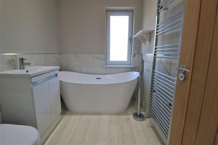 3 bedroom Semi-detached house to let in Varlows Yard, Caistor, LN7