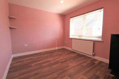 3 bedroom Semi-detached house to let in Varlows Yard, Caistor, LN7