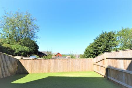 3 bedroom Semi-detached house to let in Varlows Yard, Caistor, LN7