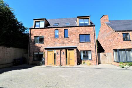 Varlows Yard, Caistor, LN7