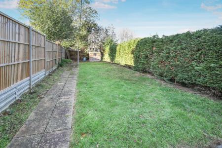 2 bedroom Semi-detached house for sale in Pond Meadow, Guildford, GU2