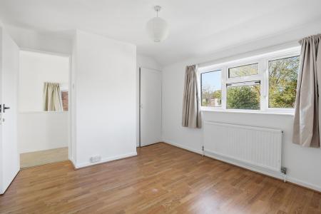 2 bedroom Semi-detached house for sale in Pond Meadow, Guildford, GU2