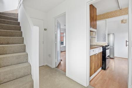 2 bedroom Semi-detached house for sale in Pond Meadow, Guildford, GU2