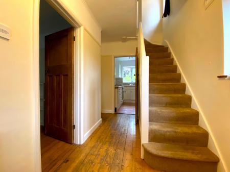 4 bedroom Semi-detached house to let in Beech Grove, Guildford, GU2