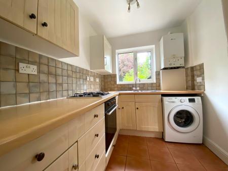 4 bedroom Semi-detached house to let in Beech Grove, Guildford, GU2